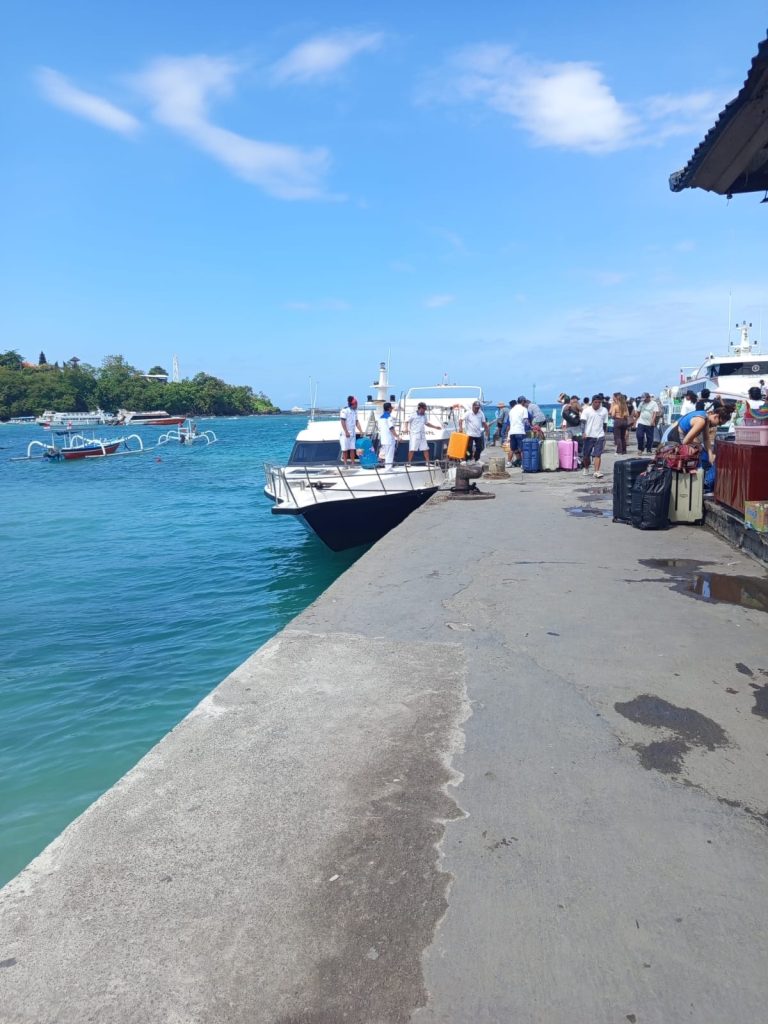 How much a txi cost from Padangbai Harbor with a private car